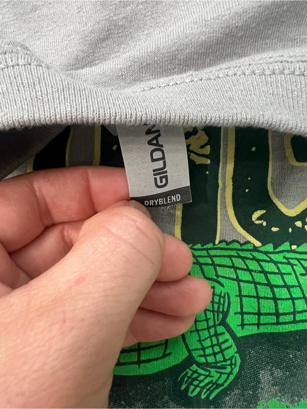 Gildan graphic tee